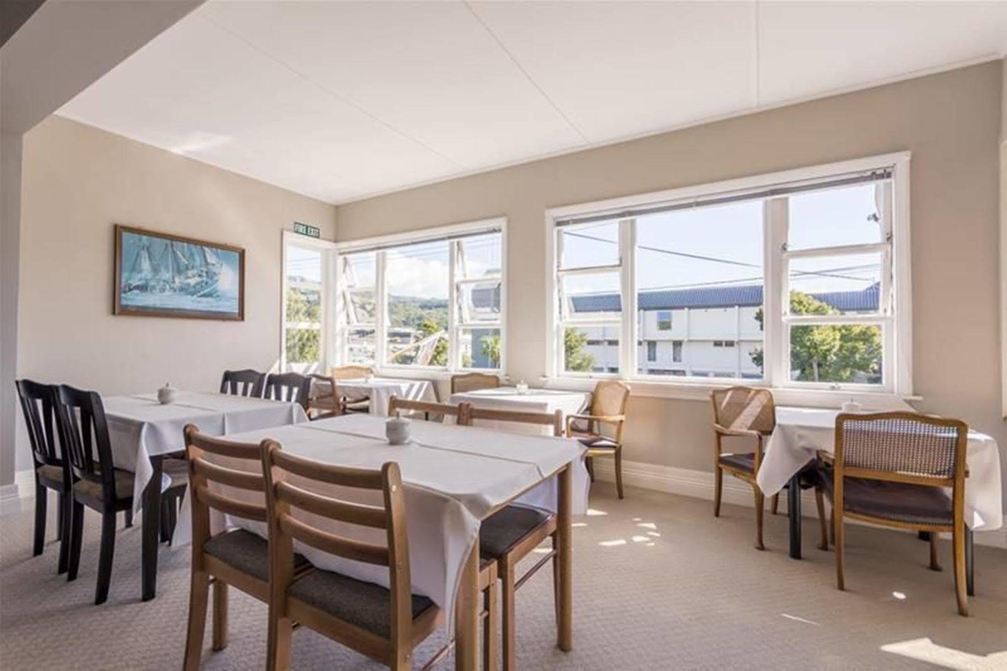 Bed & Breakfast Admirals 3*